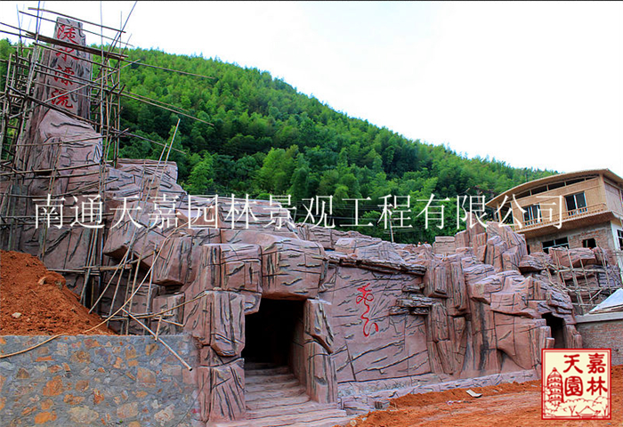 江西陡水湖塑石假山工程現(xiàn)場(chǎng)