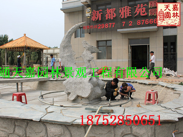 新都雅苑小區(qū)塑木涼亭、水系噴泉施工中